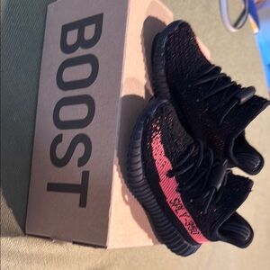 YEEZY BOOST 350 Kids Sneakers Black and Red